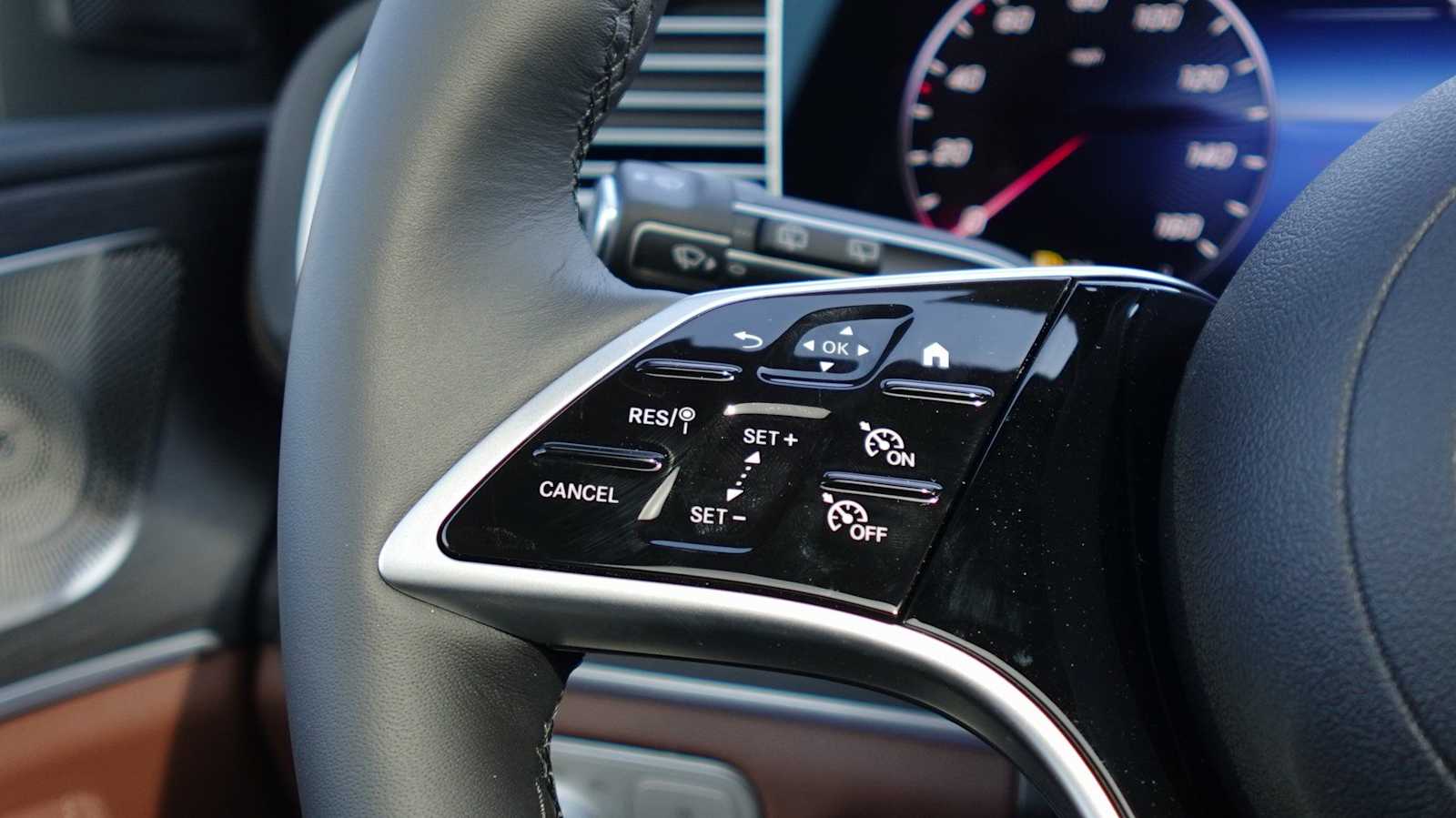 Thumbnail: 2026 Mercedes-Benz GLE - 28