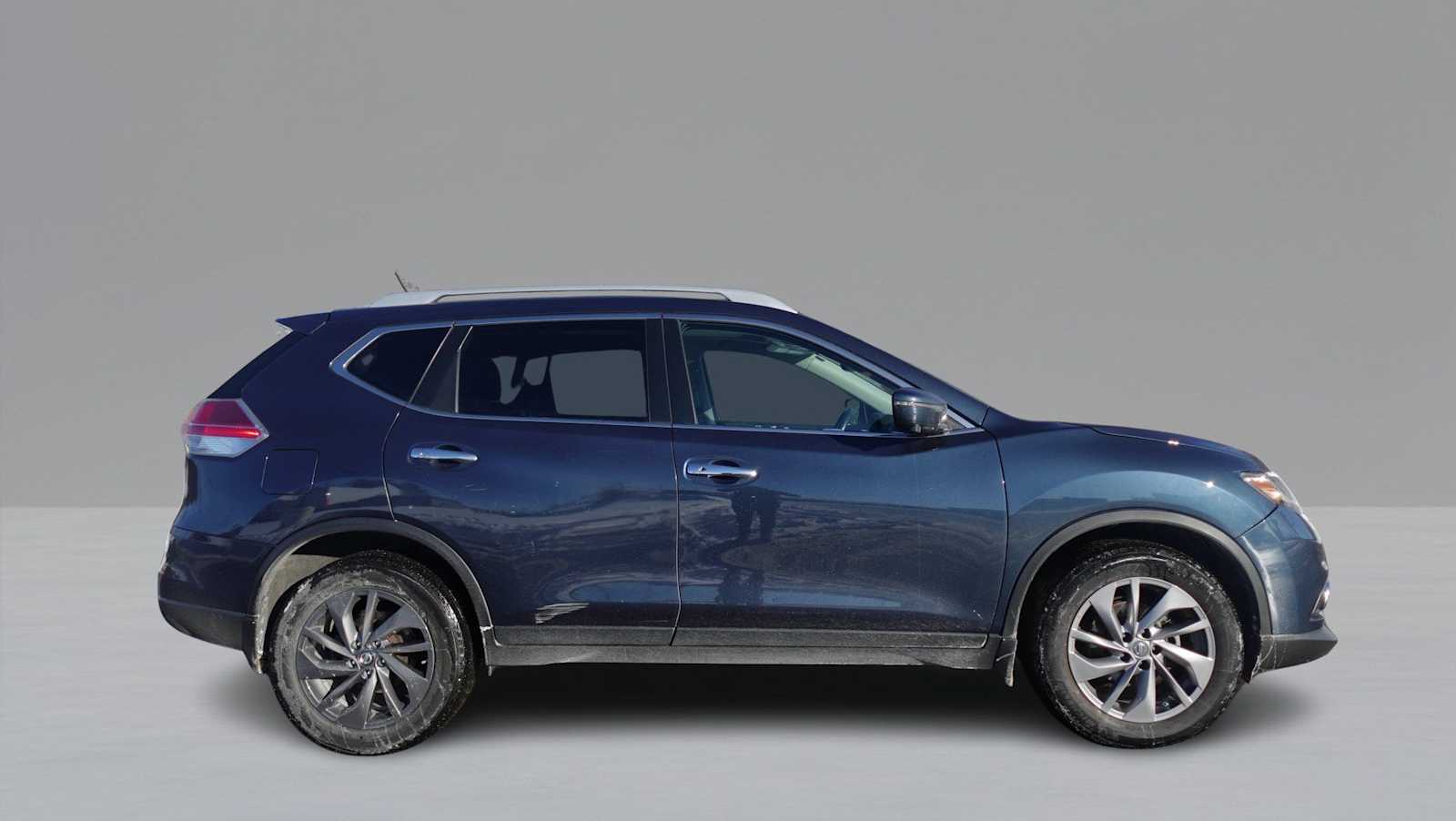 Thumbnail: 2016 Nissan Rogue - 4