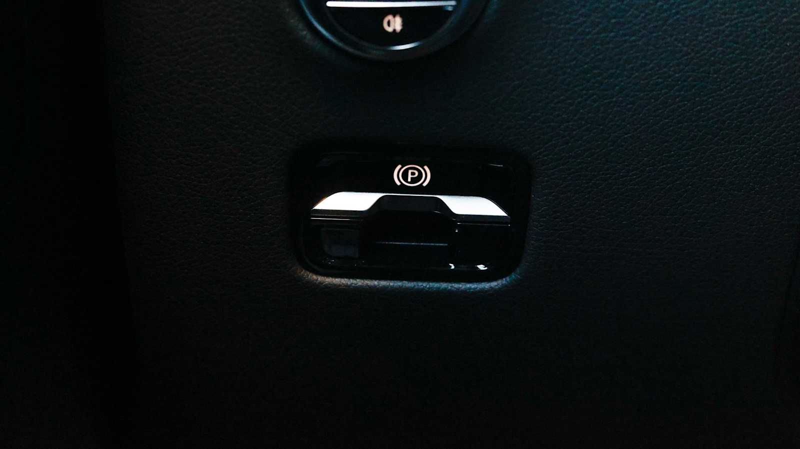 Thumbnail: 2026 Mercedes-Benz GLC - 25