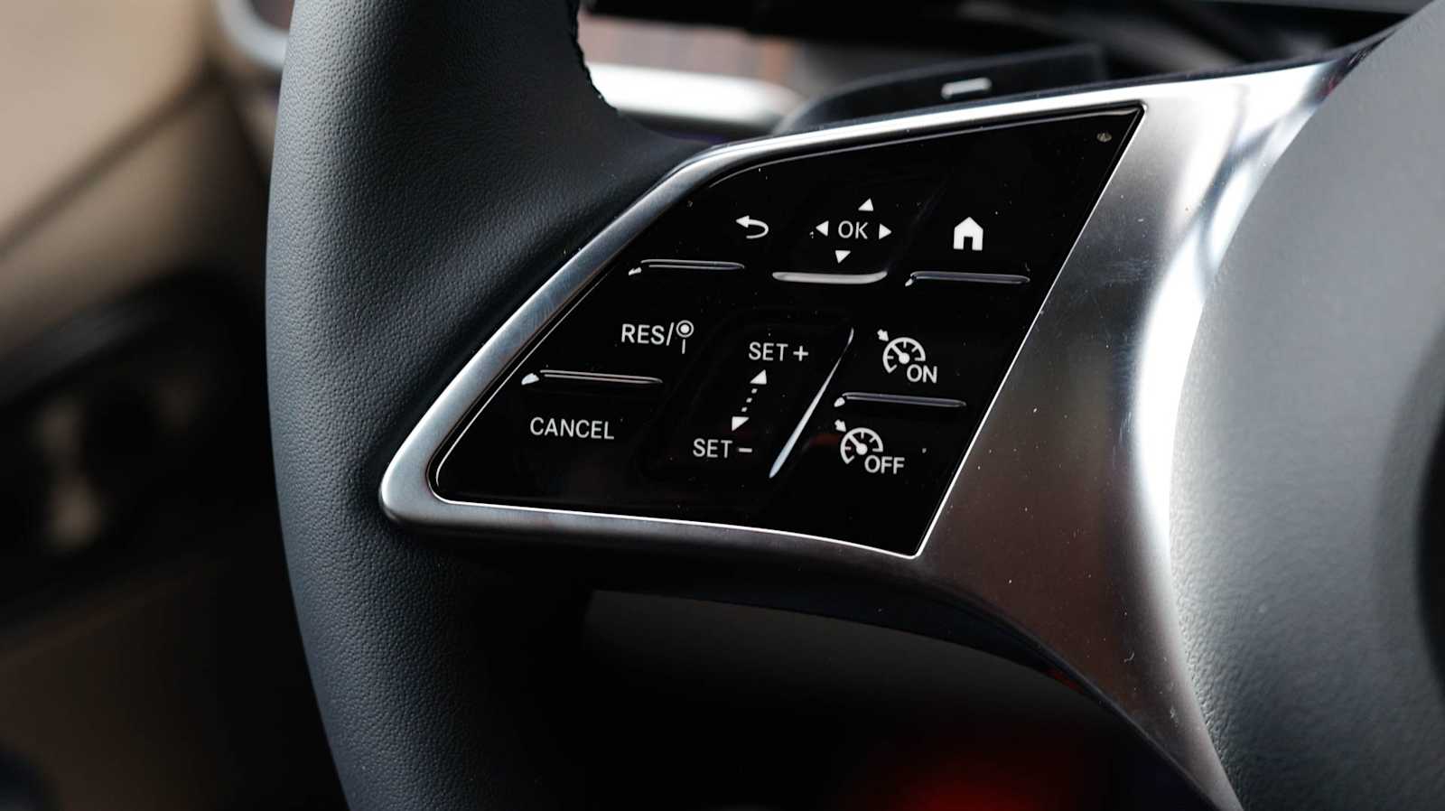 Thumbnail: 2026 Mercedes-Benz GLC - 33