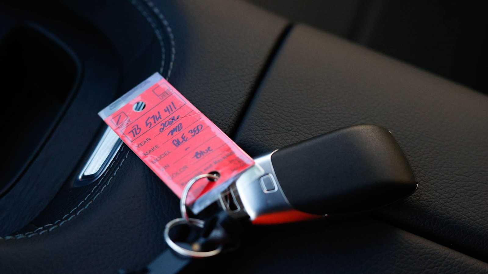 Thumbnail: 2026 Mercedes-Benz GLE - 33