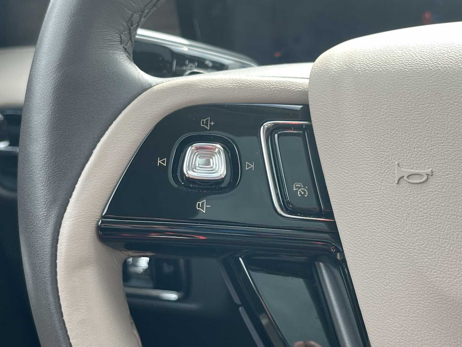 Thumbnail: 2024 Lincoln Corsair - 36