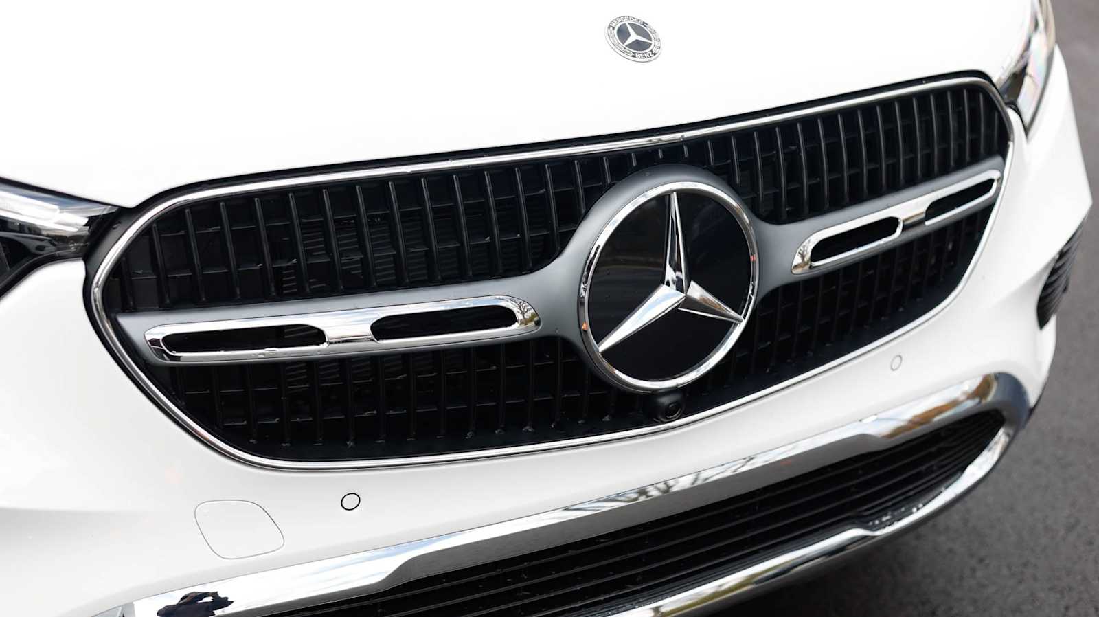 Thumbnail: 2026 Mercedes-Benz GLC - 10