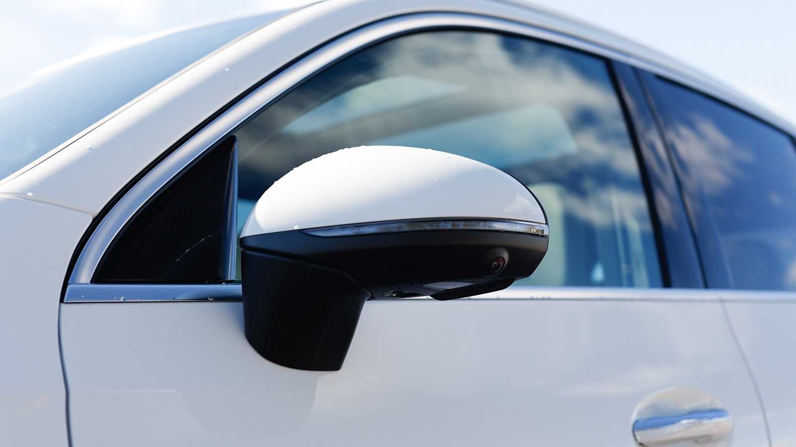 Thumbnail: 2026 Mercedes-Benz GLC - 38