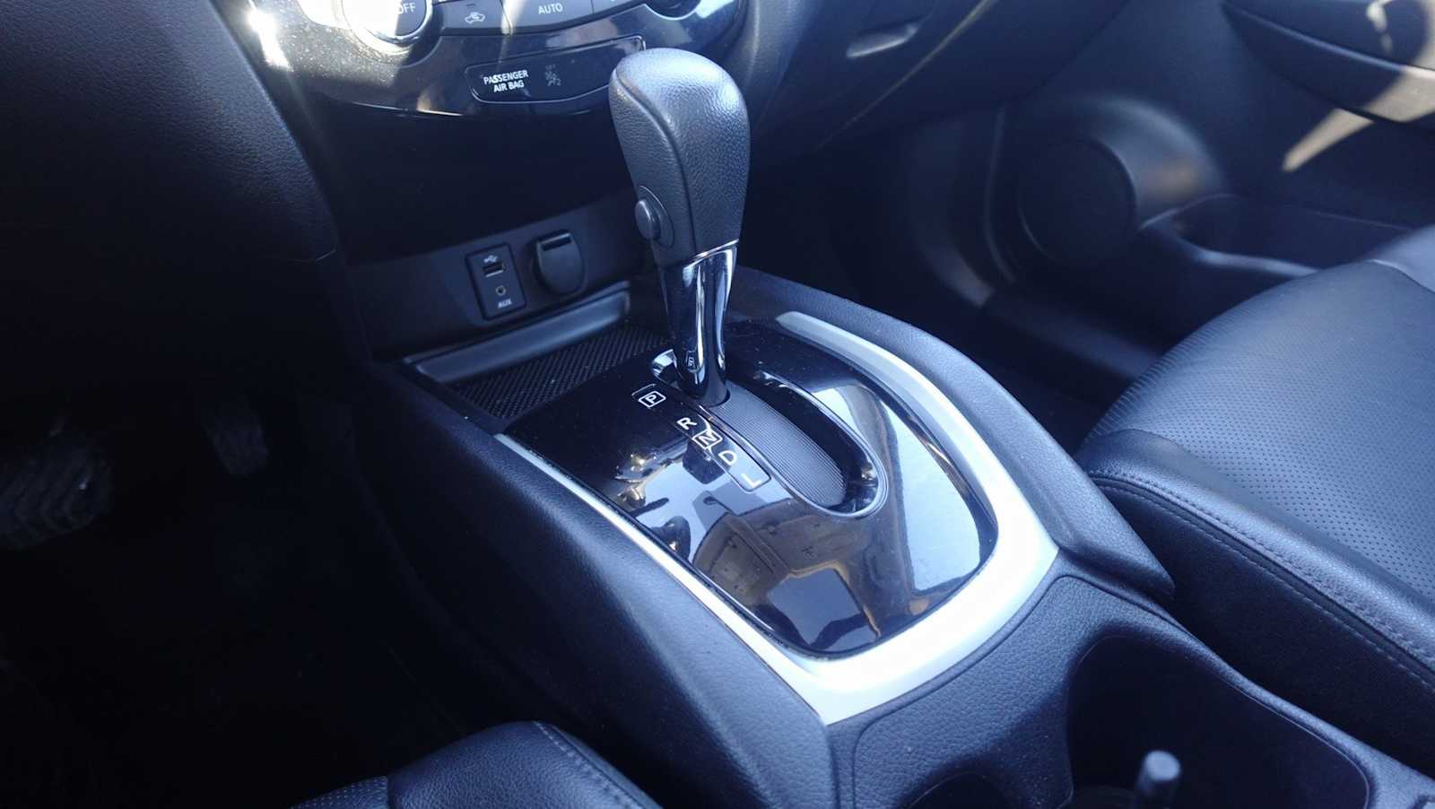 Thumbnail: 2016 Nissan Rogue - 16