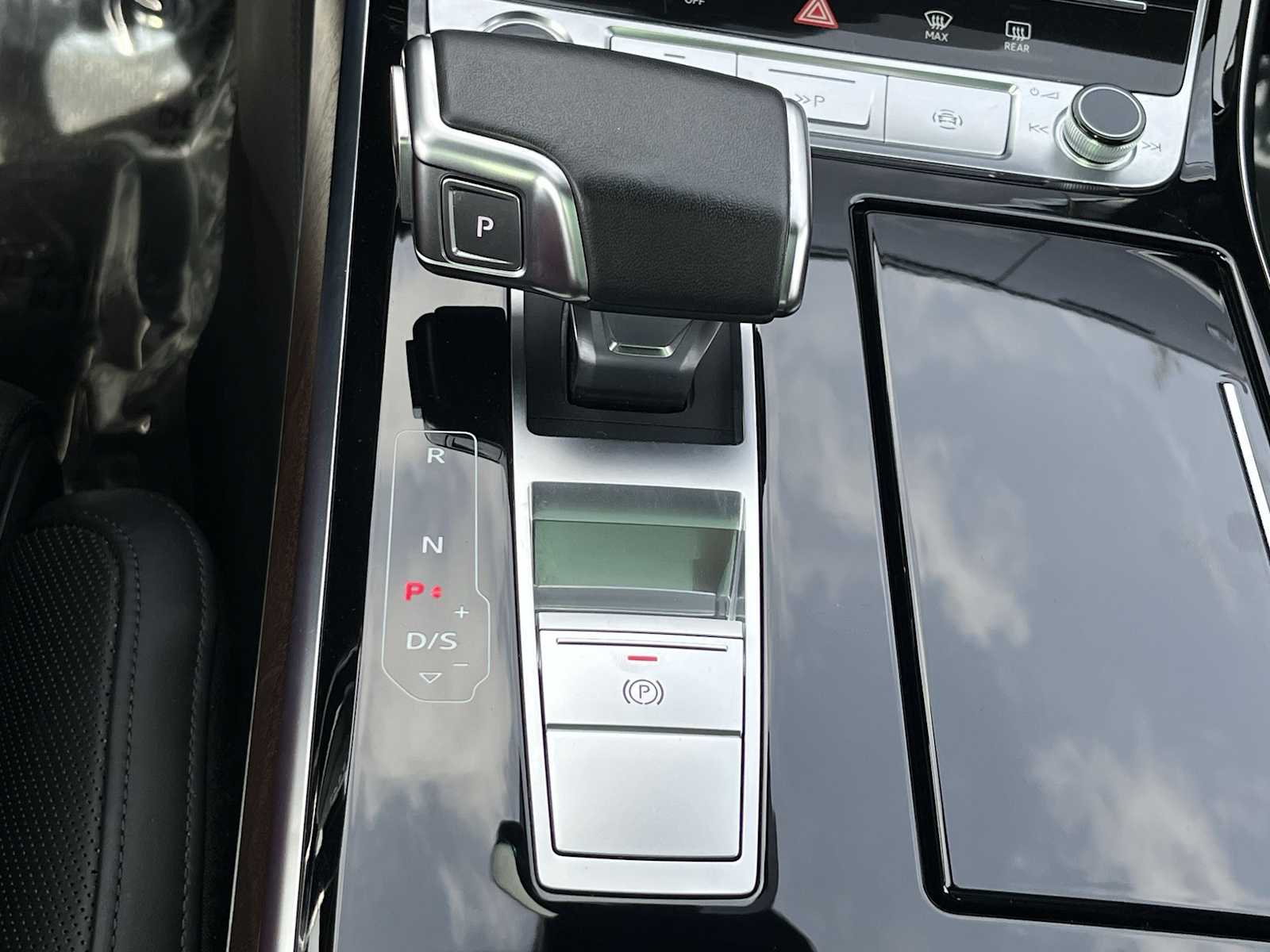 Thumbnail: 2023 Audi A8 - 46