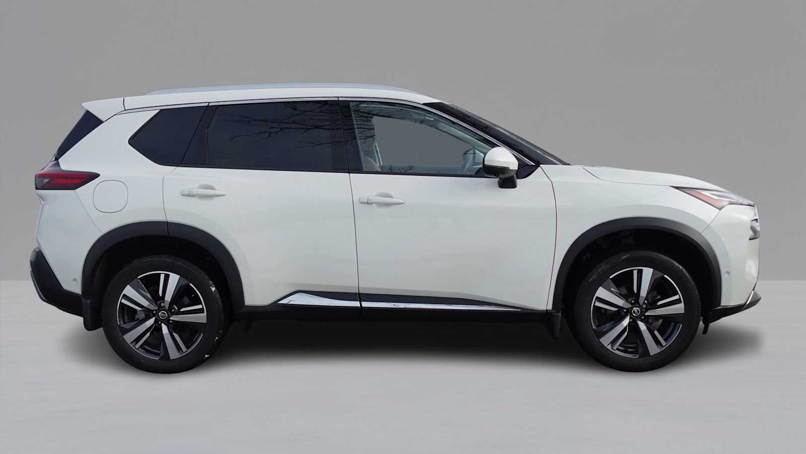 Thumbnail: 2021 Nissan Rogue - 4