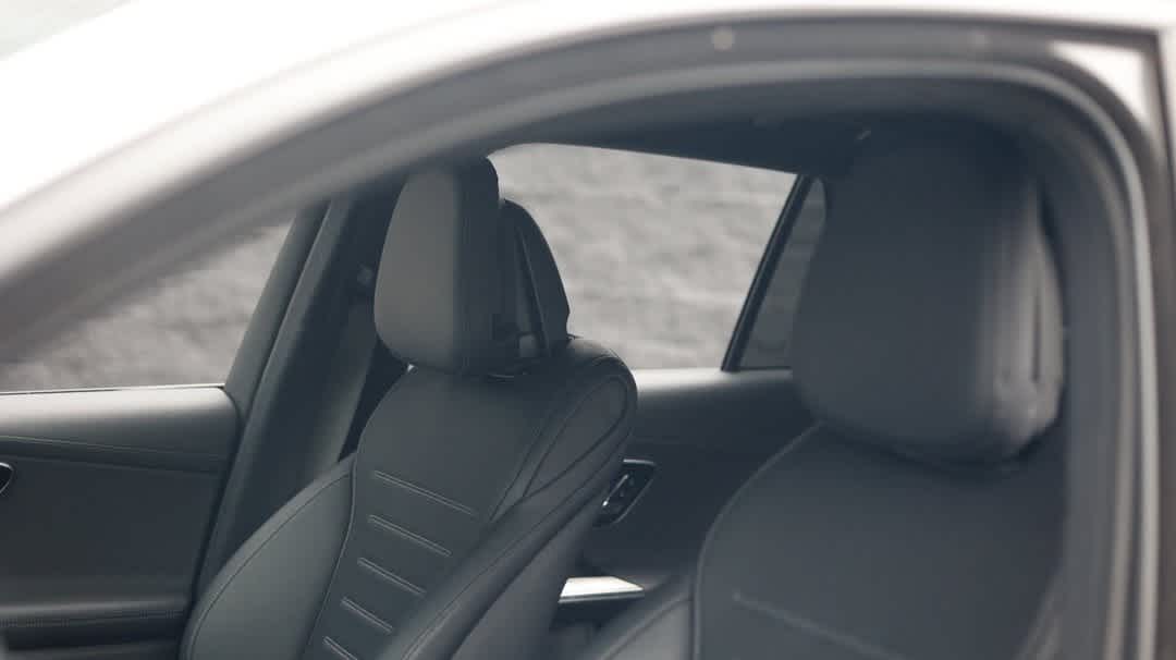 Thumbnail: 2025 Mercedes-Benz GLC - 18