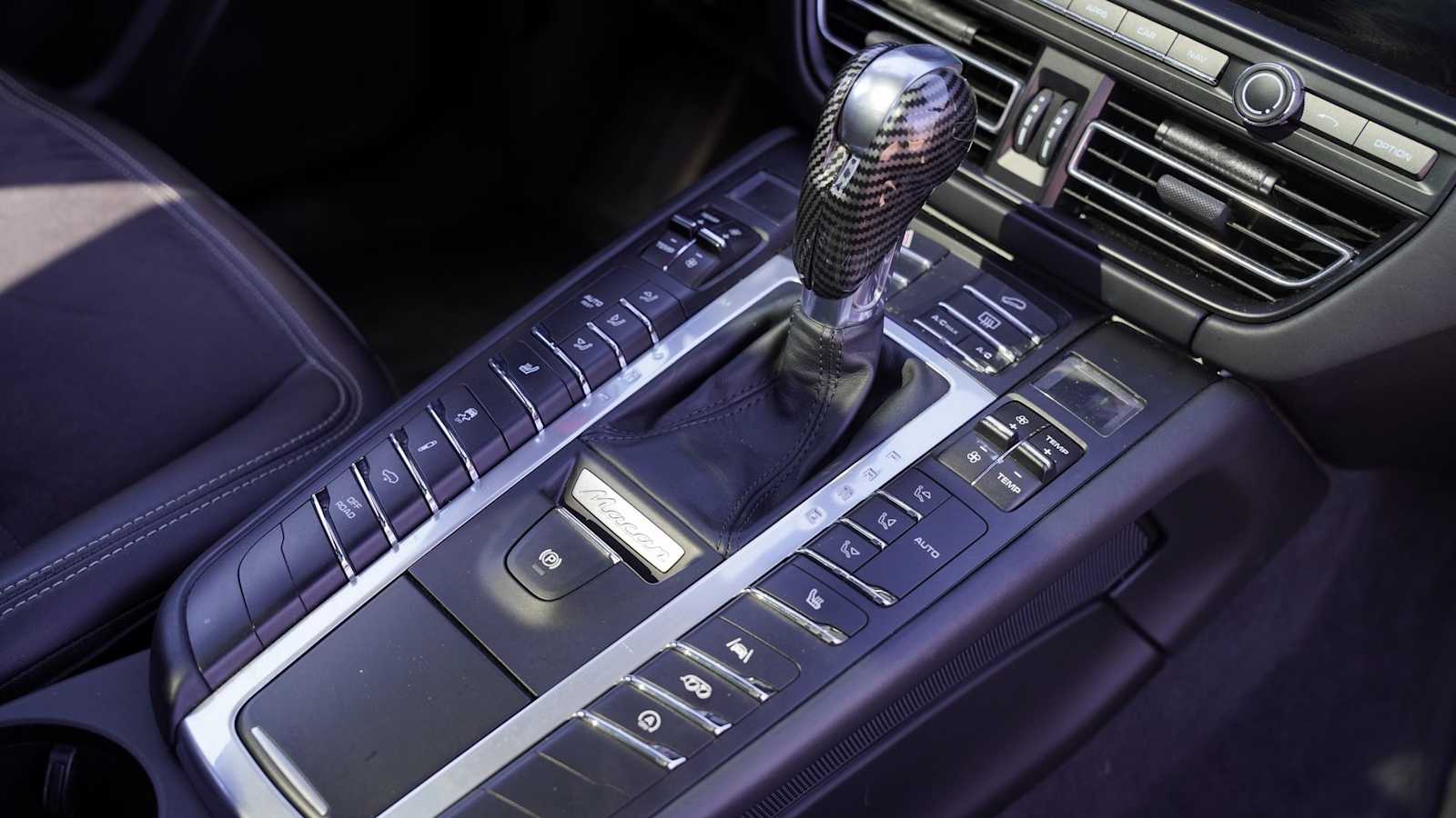 Thumbnail: 2021 Porsche Macan - 22