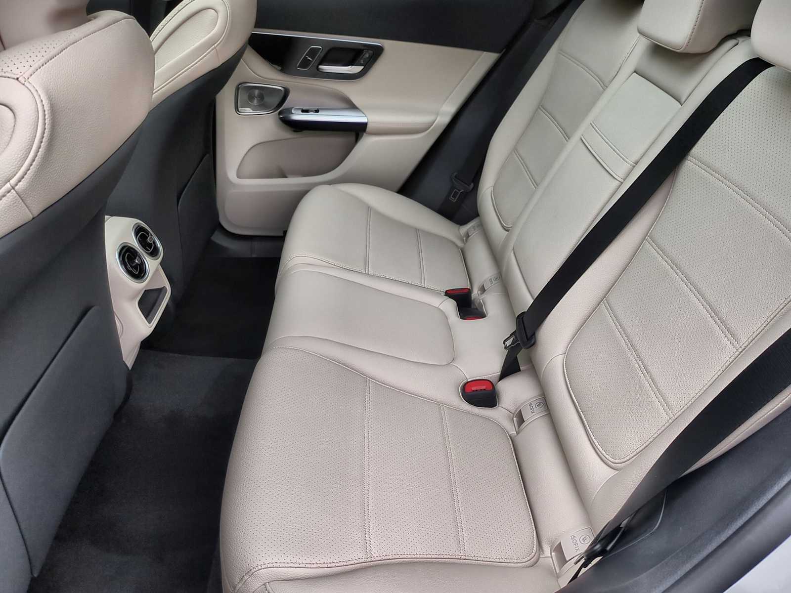 Thumbnail: 2025 Mercedes-Benz GLC - 21