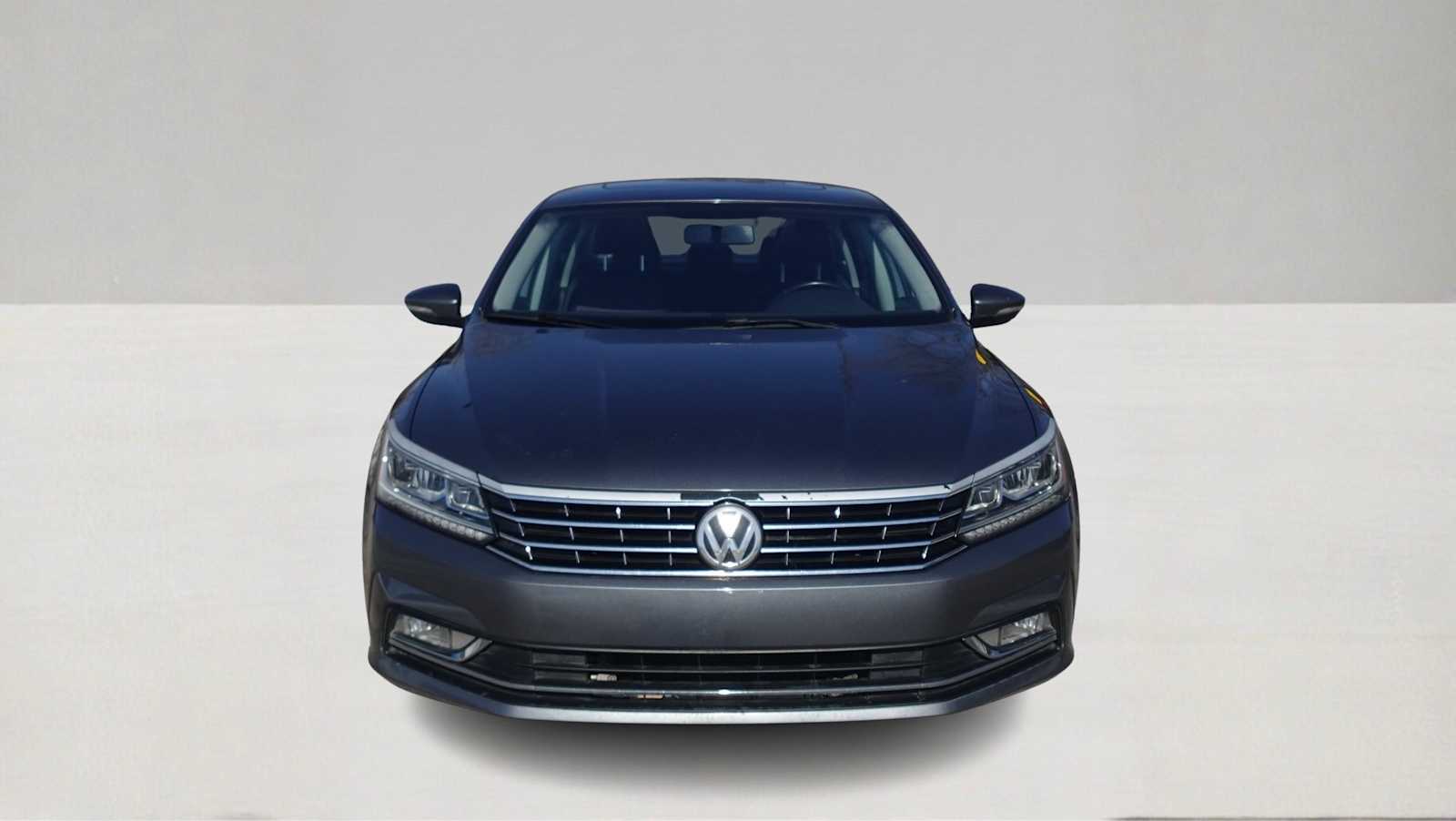 Thumbnail: 2017 Volkswagen Passat - 2