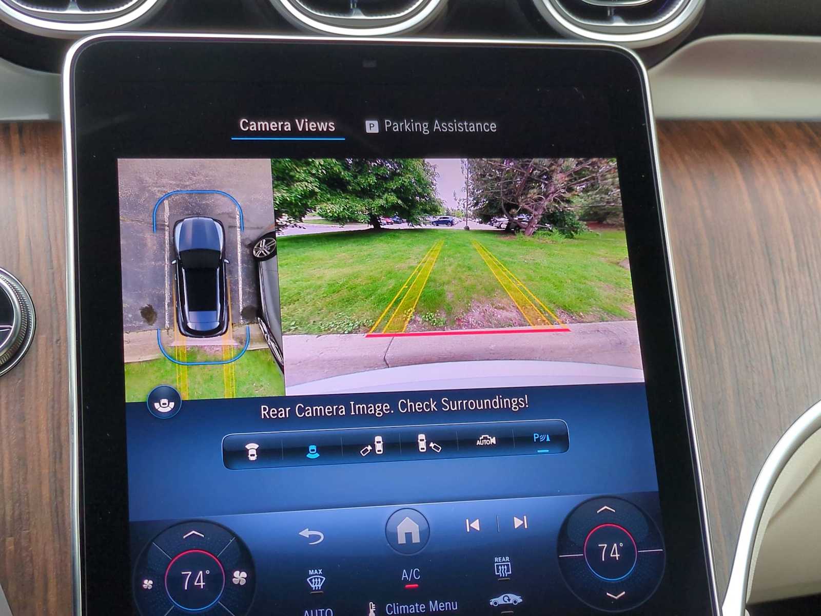 Thumbnail: 2025 Mercedes-Benz GLC - 32