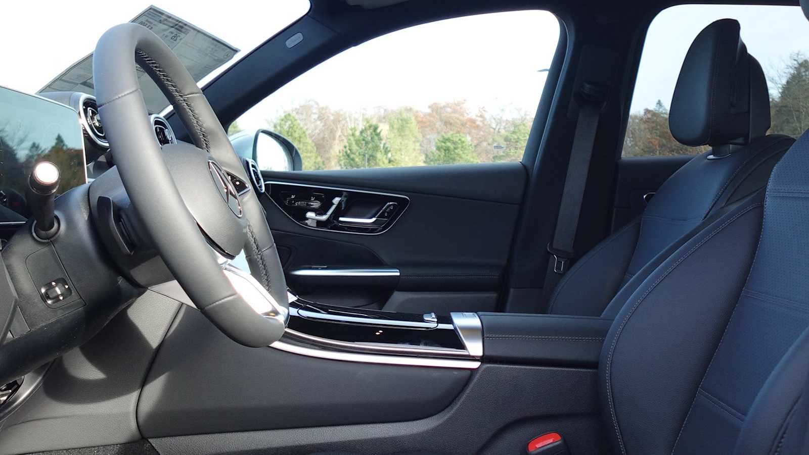 Thumbnail: 2026 Mercedes-Benz GLC - 31