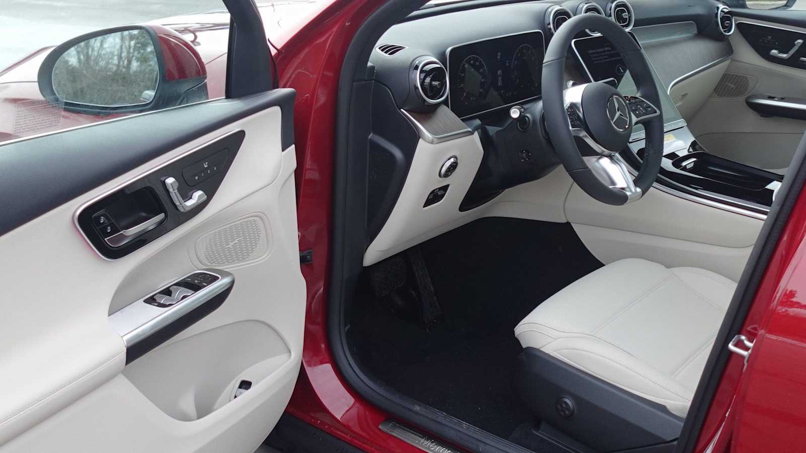 Thumbnail: 2026 Mercedes-Benz GLC - 24