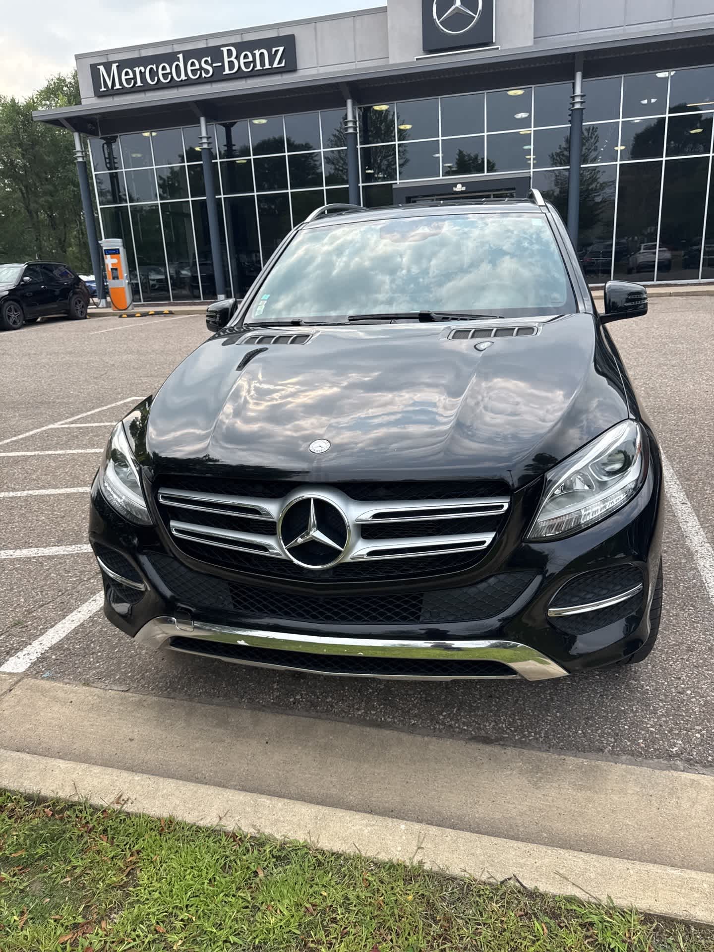 Thumbnail: 2016 Mercedes-Benz GLE - 9