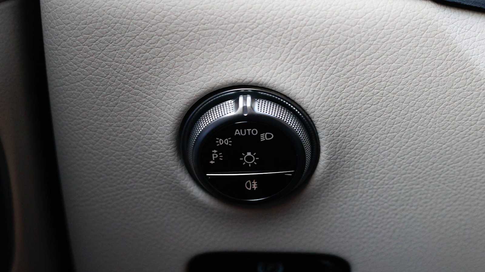 Thumbnail: 2026 Mercedes-Benz GLC - 23