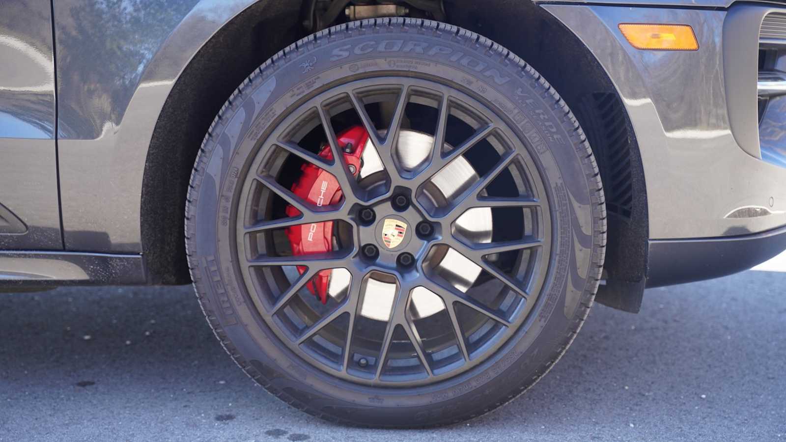 Thumbnail: 2021 Porsche Macan - 24