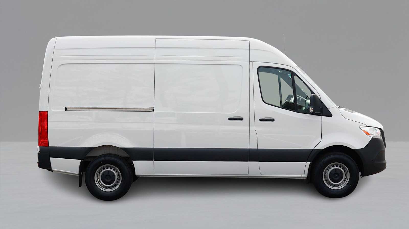 Thumbnail: 2026 Mercedes-Benz Sprinter - 4