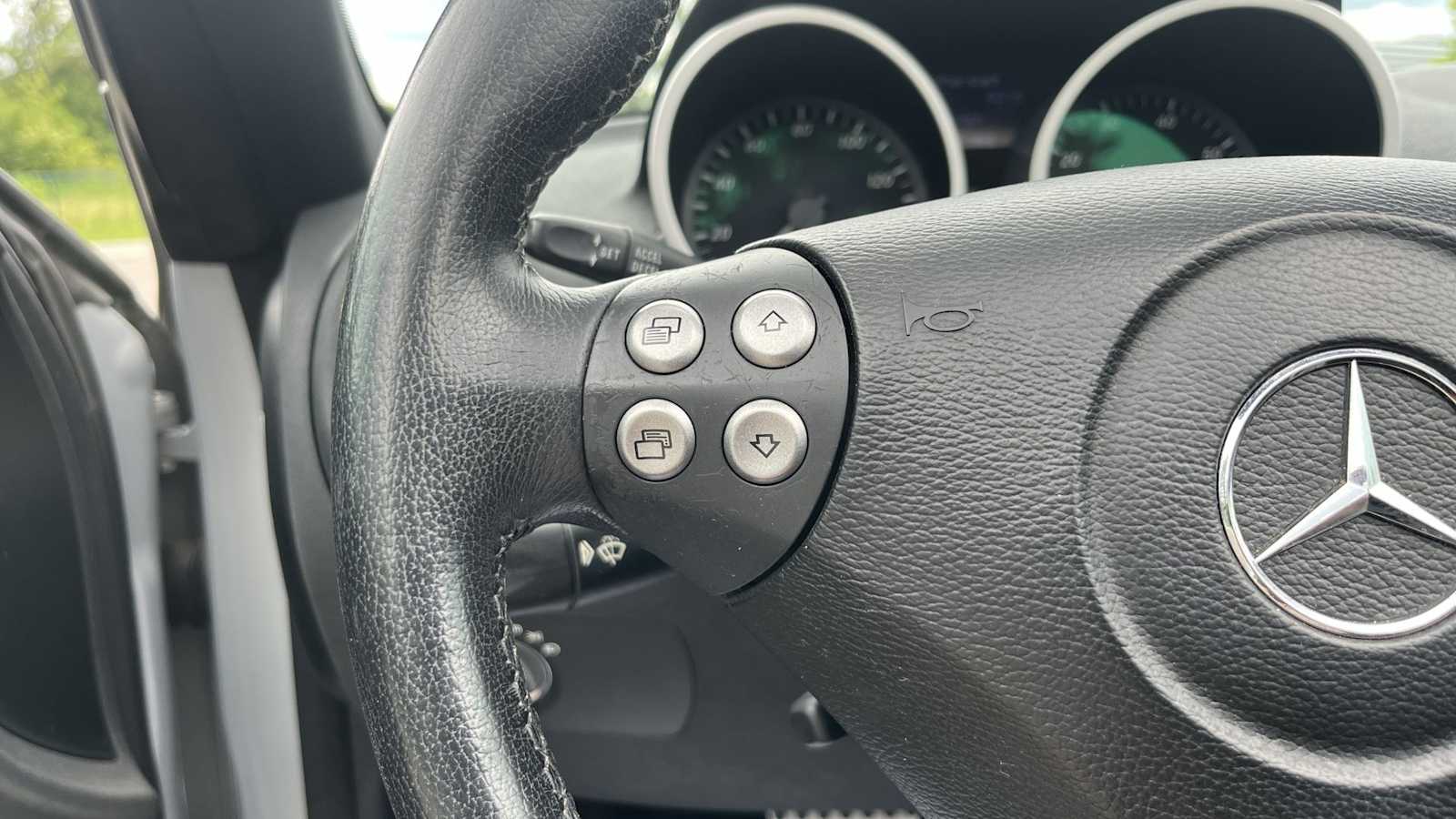 Thumbnail: 2006 Mercedes-Benz SLK - 30