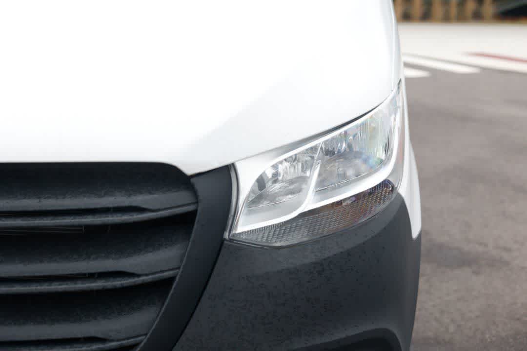 Thumbnail: 2025 Mercedes-Benz Sprinter - 16