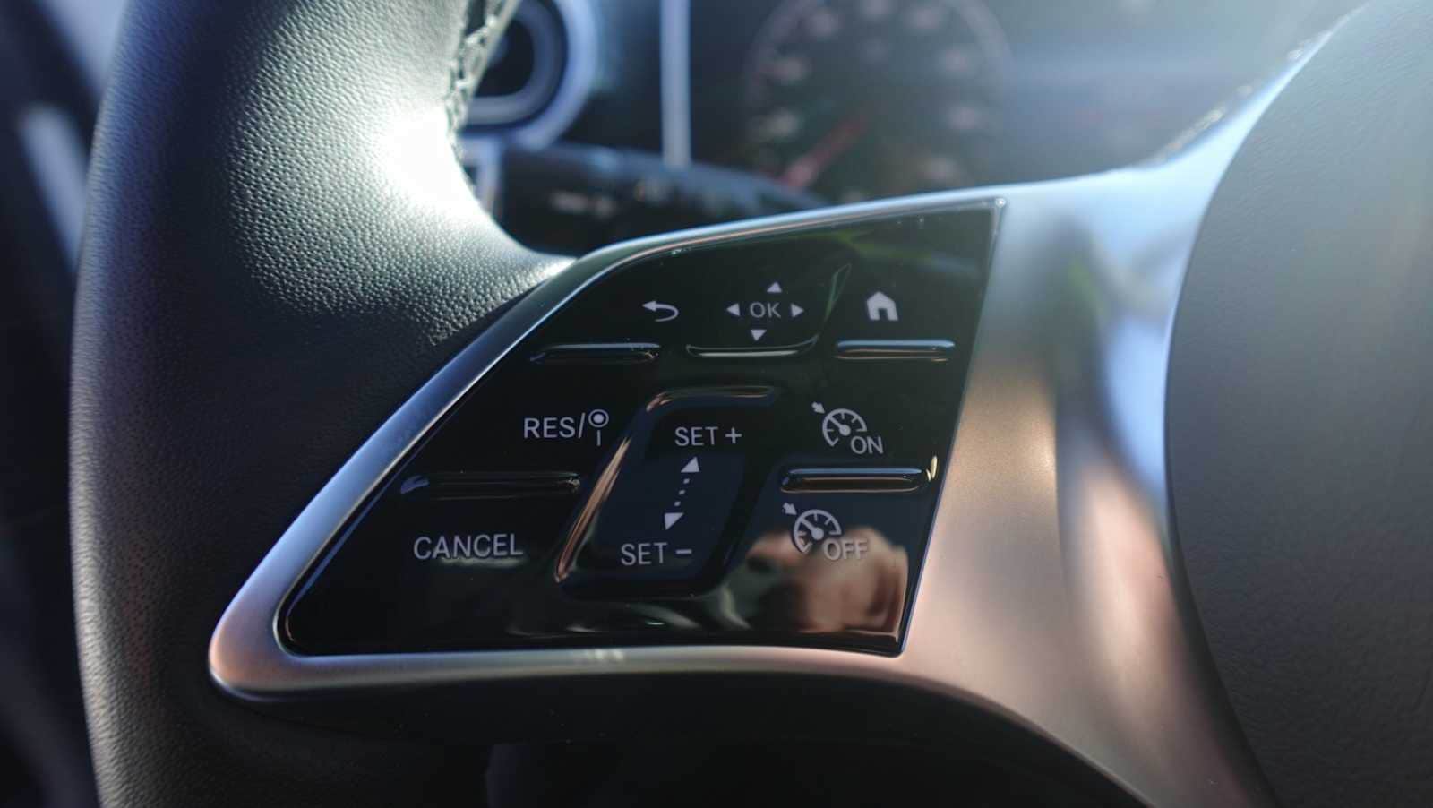 Thumbnail: 2026 Mercedes-Benz GLC - 27