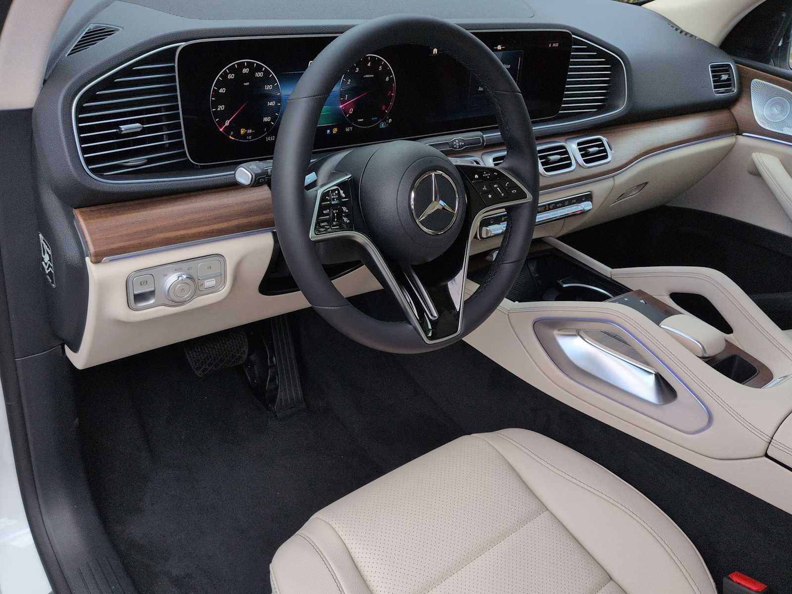 Thumbnail: 2026 Mercedes-Benz GLE - 10