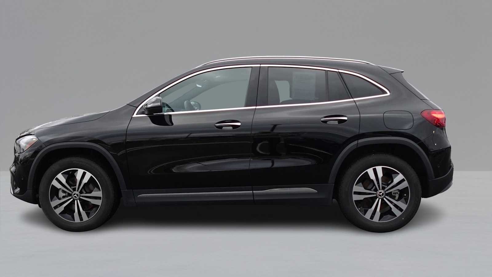 Thumbnail: 2026 Mercedes-Benz GLA - 8