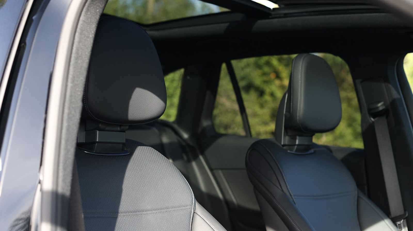 Thumbnail: 2026 Mercedes-Benz GLC - 19