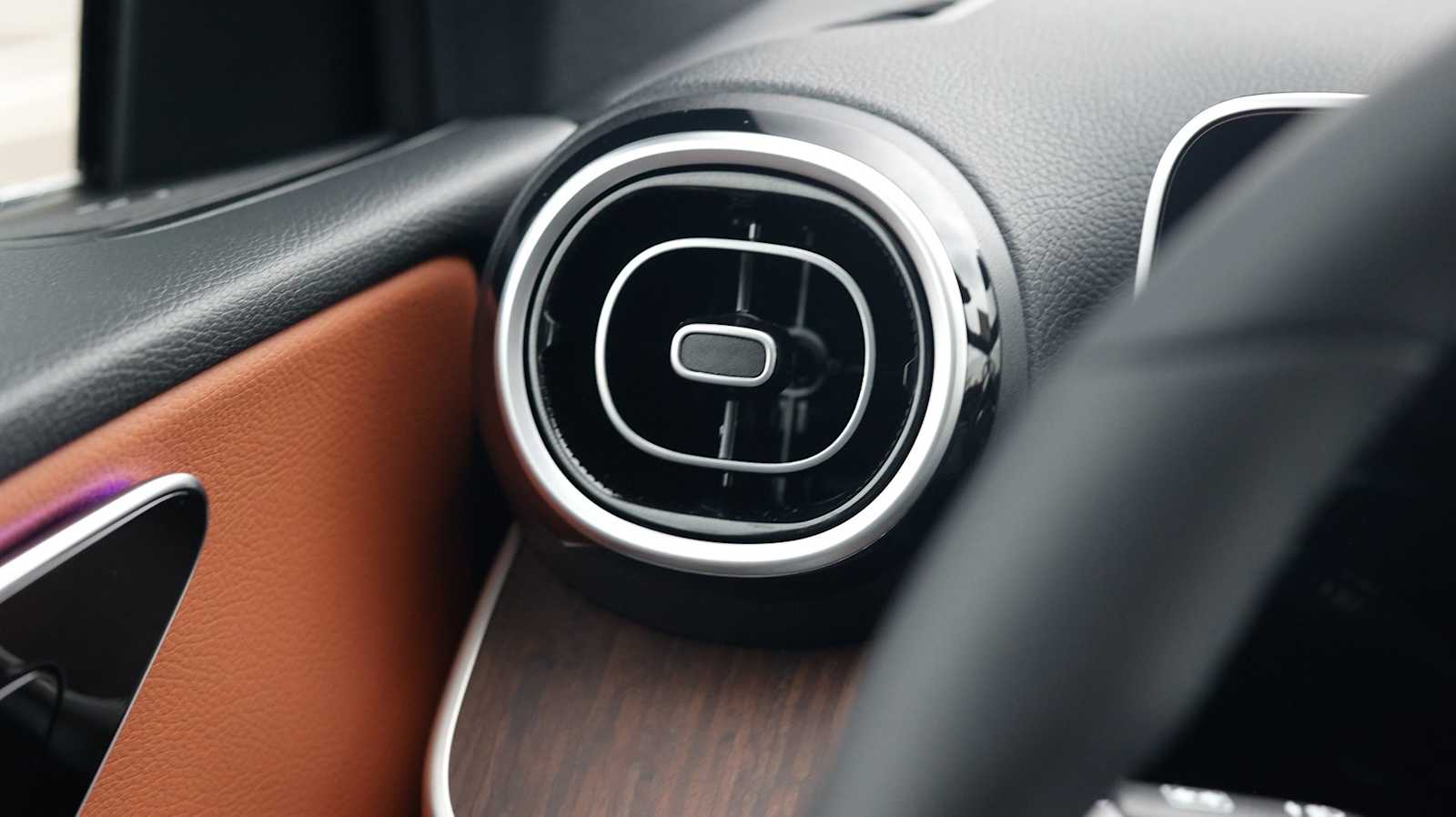 Thumbnail: 2026 Mercedes-Benz GLC - 18