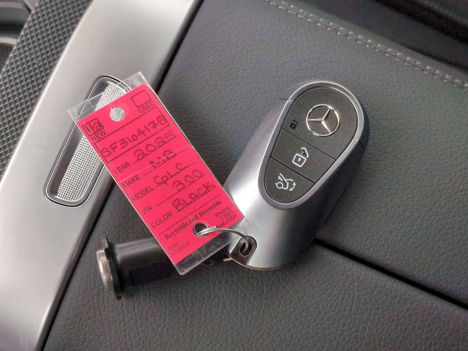 Thumbnail: 2025 Mercedes-Benz GLC - 35