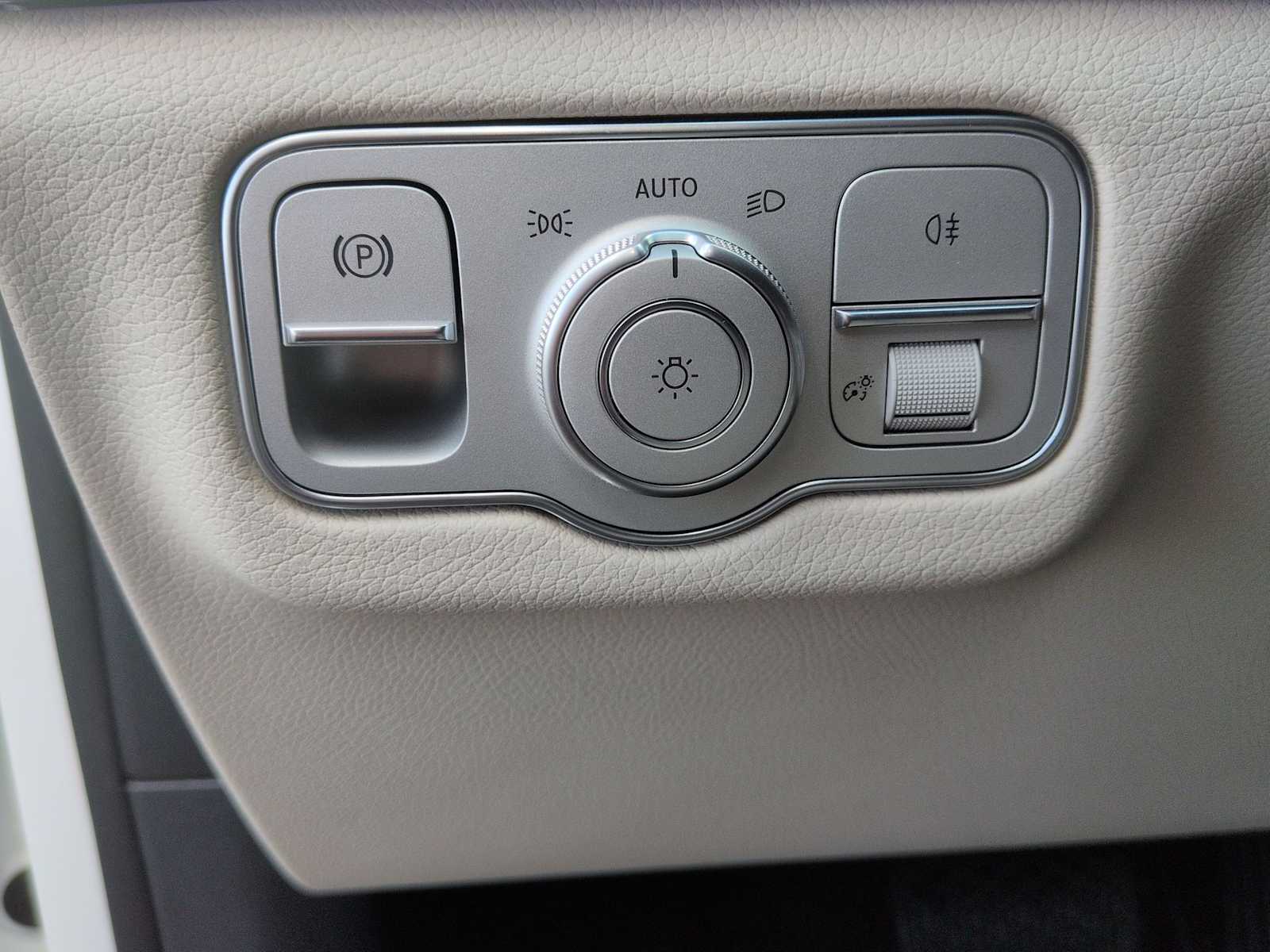 Thumbnail: 2026 Mercedes-Benz GLE - 18