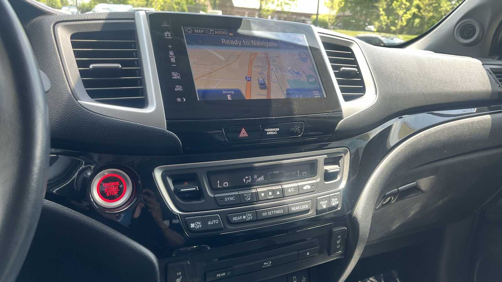 Thumbnail: 2017 Honda Pilot - 45