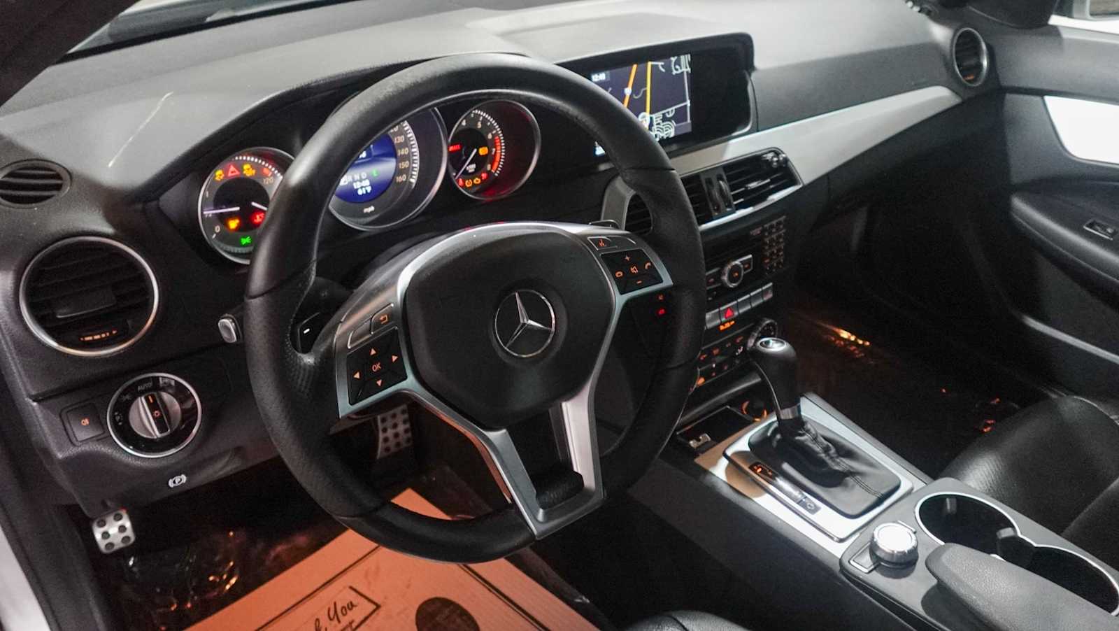 Thumbnail: 2015 Mercedes-Benz C-Class - 46