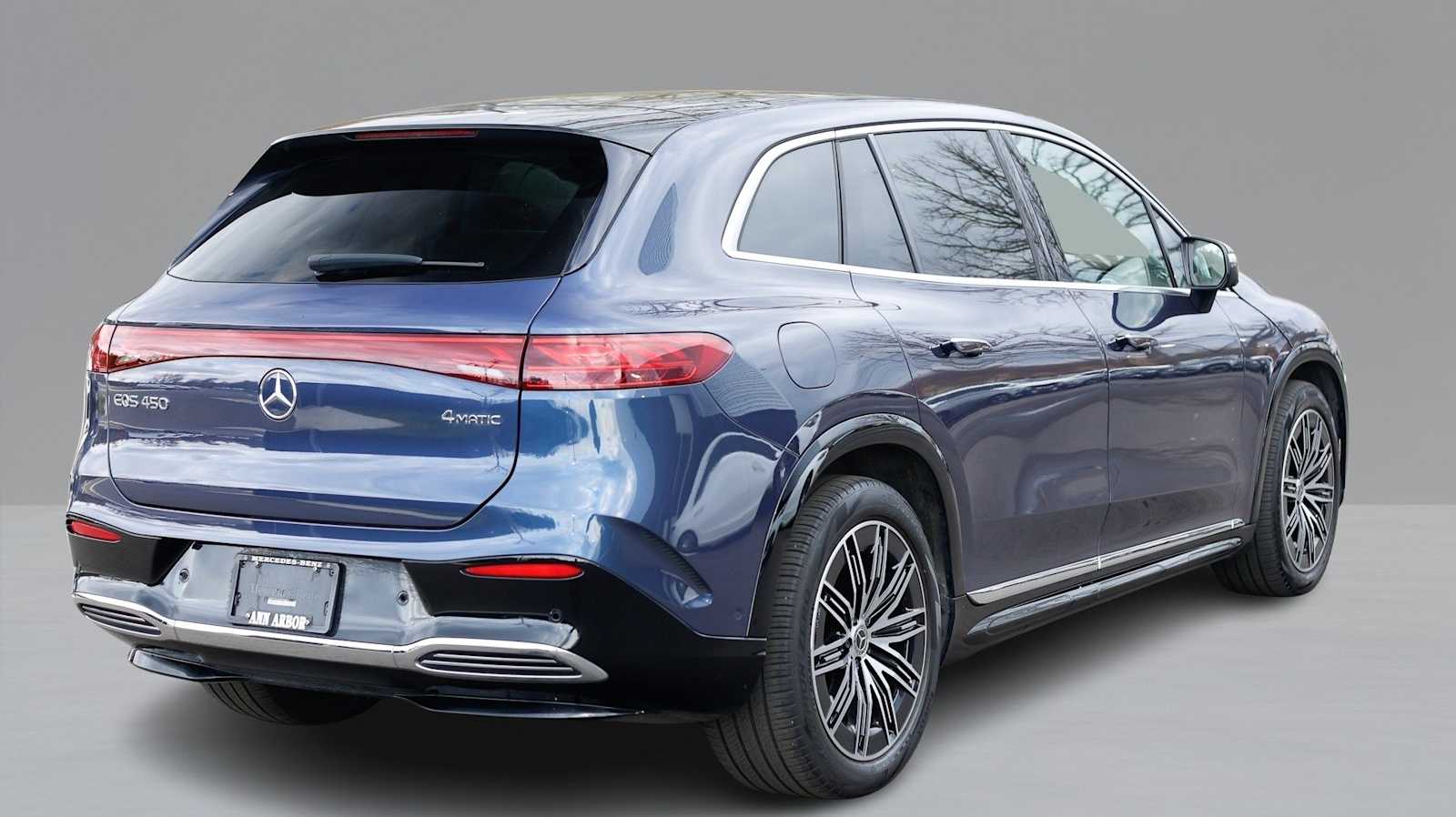 Thumbnail: 2023 Mercedes-Benz EQS - 5