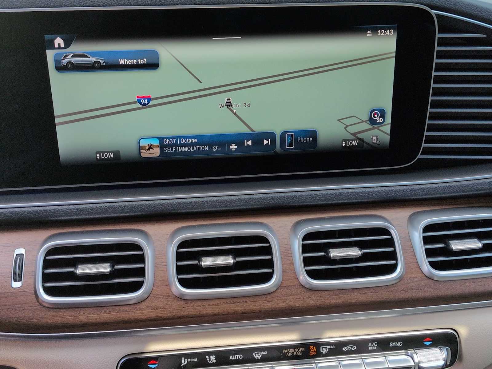 Thumbnail: 2026 Mercedes-Benz GLE - 30