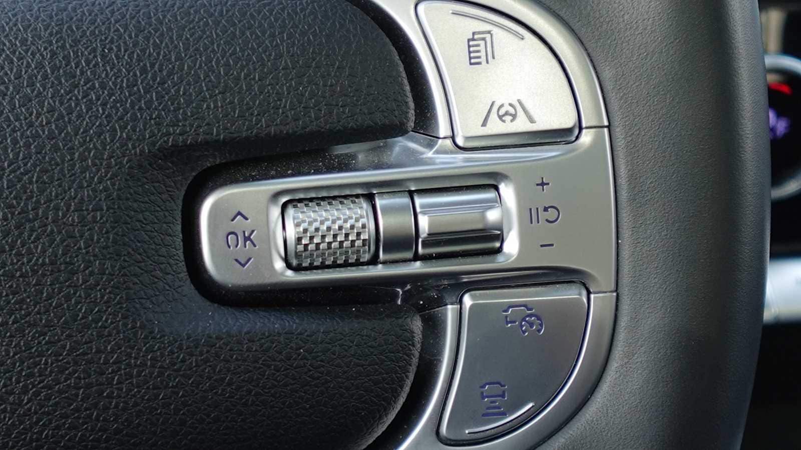 Thumbnail: 2025 Genesis GV70 - 34