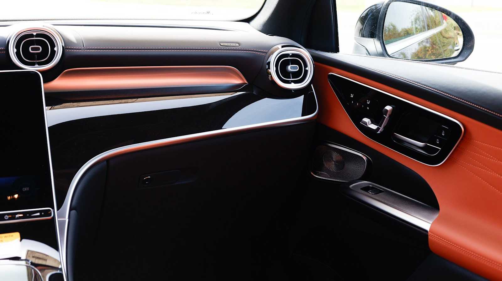 Thumbnail: 2026 Mercedes-Benz GLC - 26