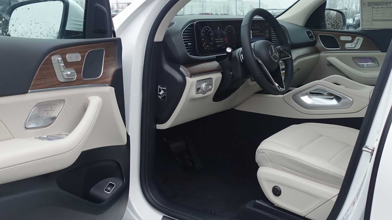 Thumbnail: 2026 Mercedes-Benz GLE - 22