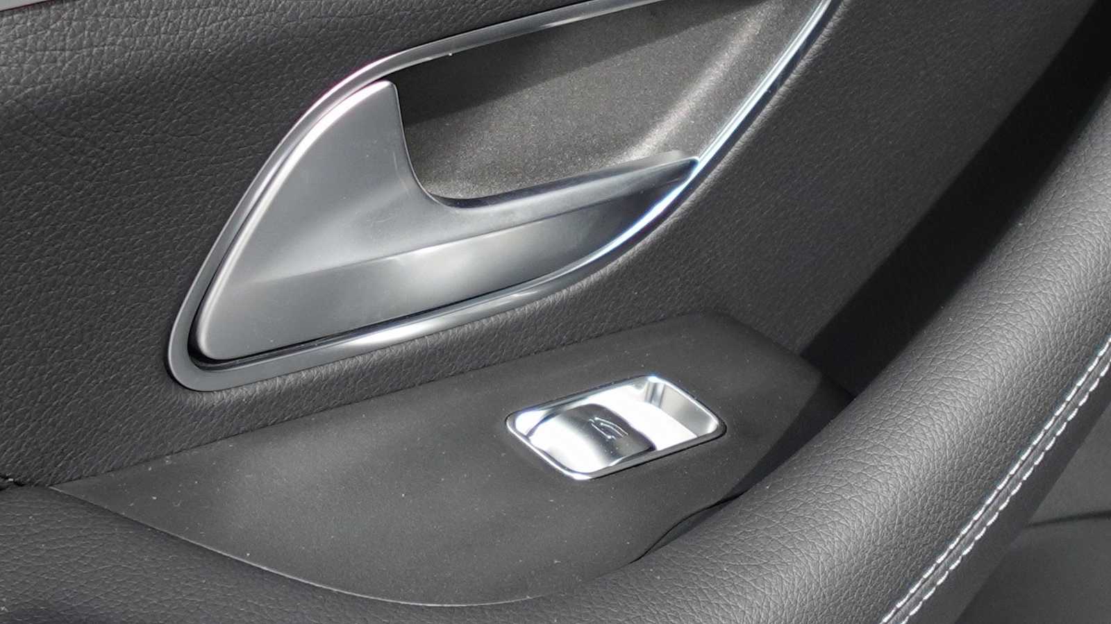 Thumbnail: 2026 Mercedes-Benz GLE - 40