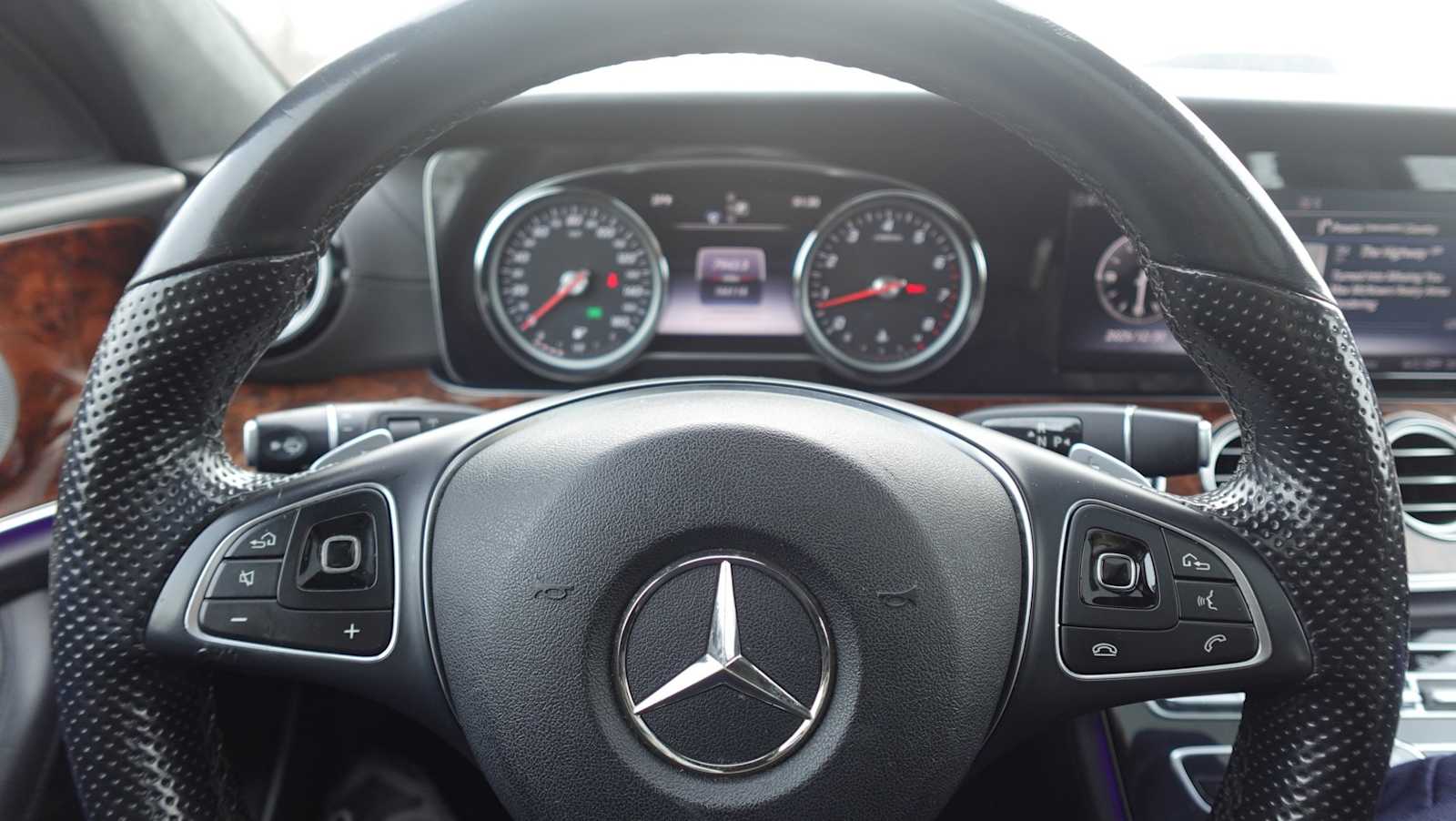 Thumbnail: 2017 Mercedes-Benz E-Class - 29