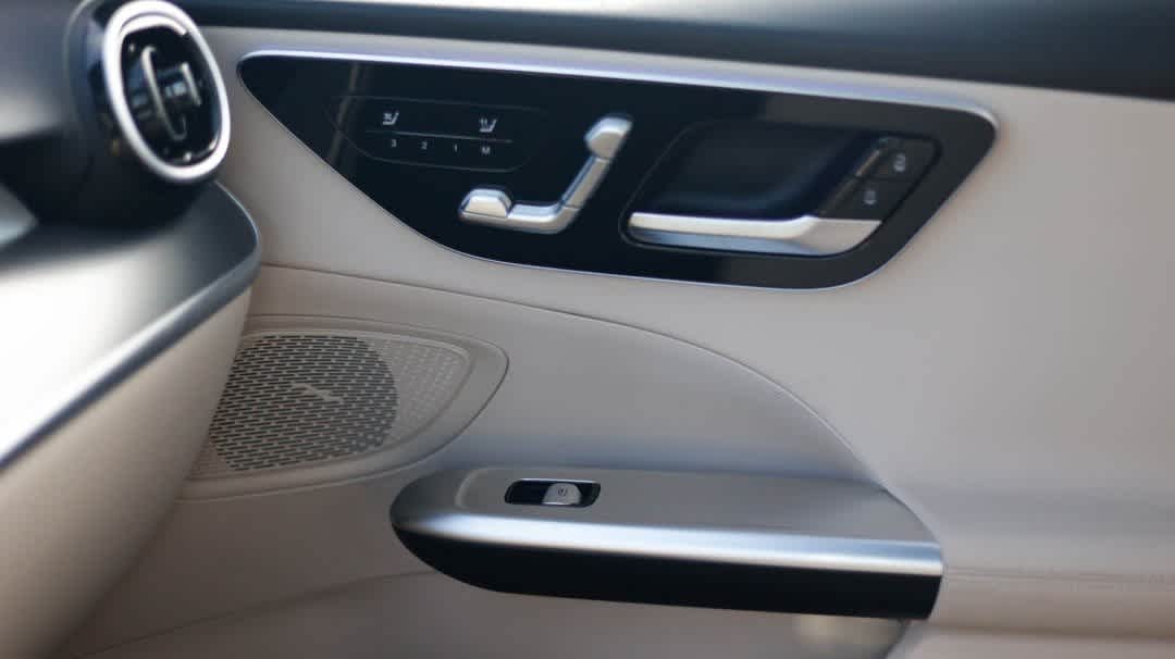 Thumbnail: 2025 Mercedes-Benz C-Class - 30