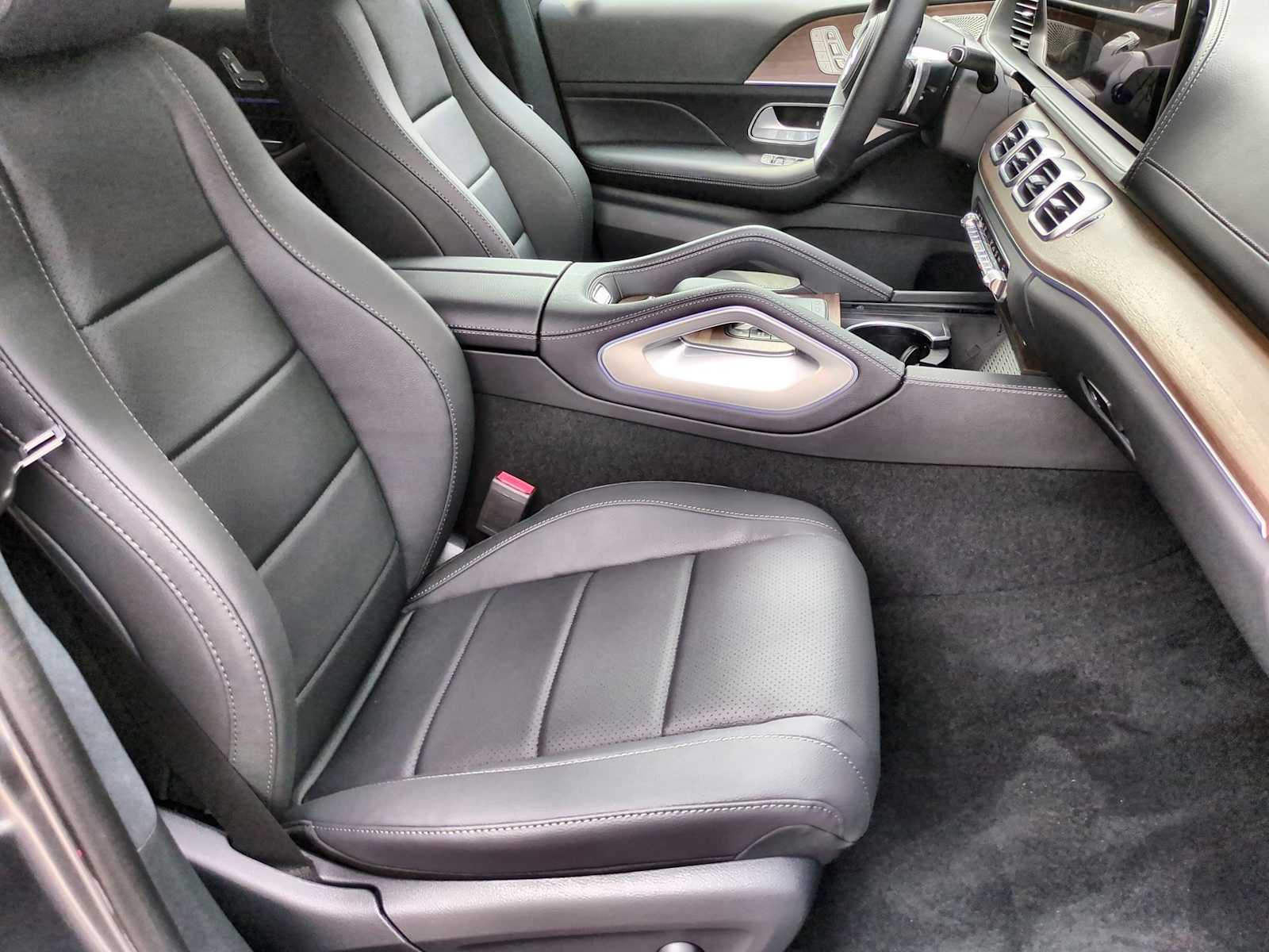 Thumbnail: 2025 Mercedes-Benz GLS - 24