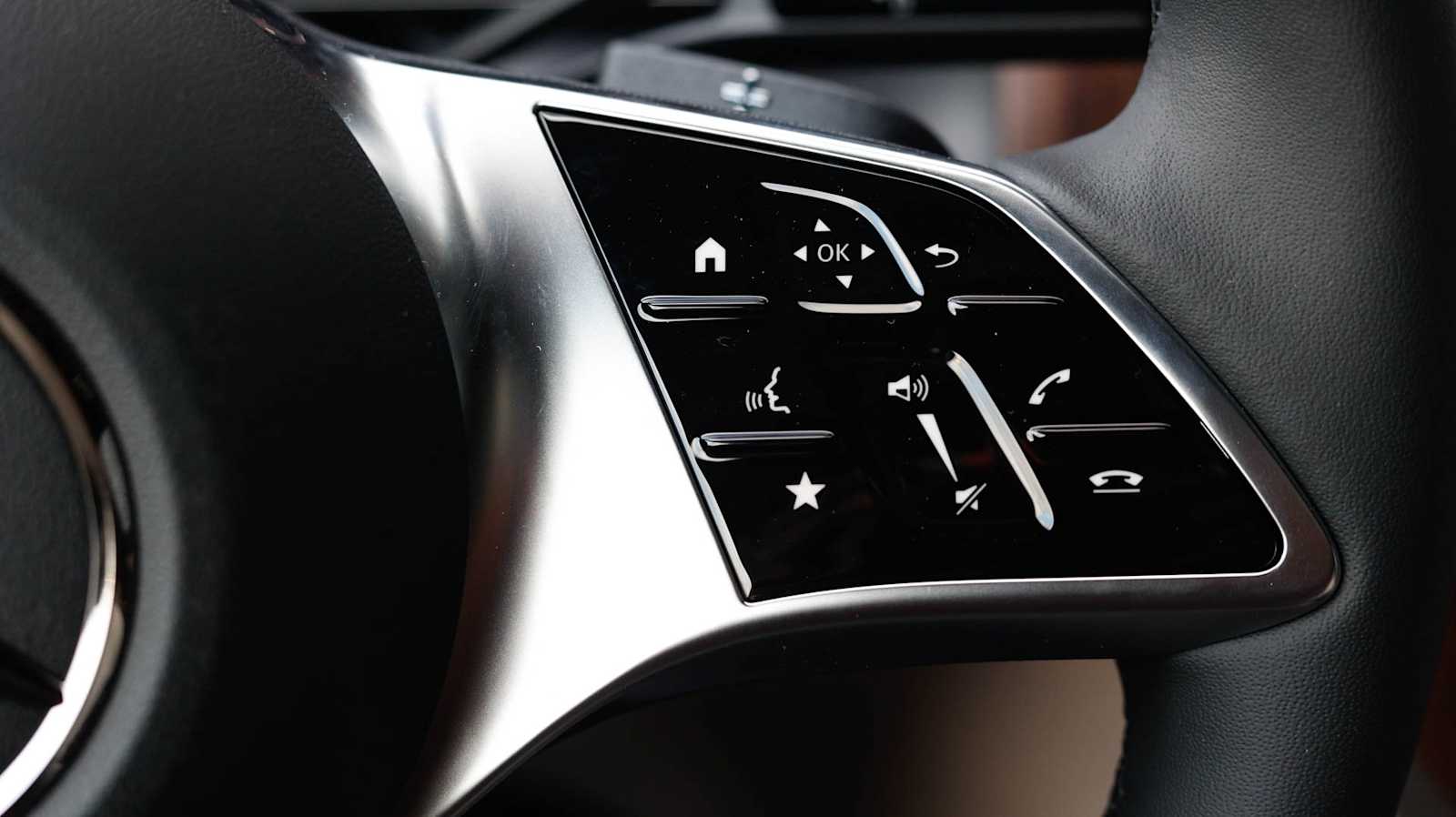 Thumbnail: 2026 Mercedes-Benz GLC - 34