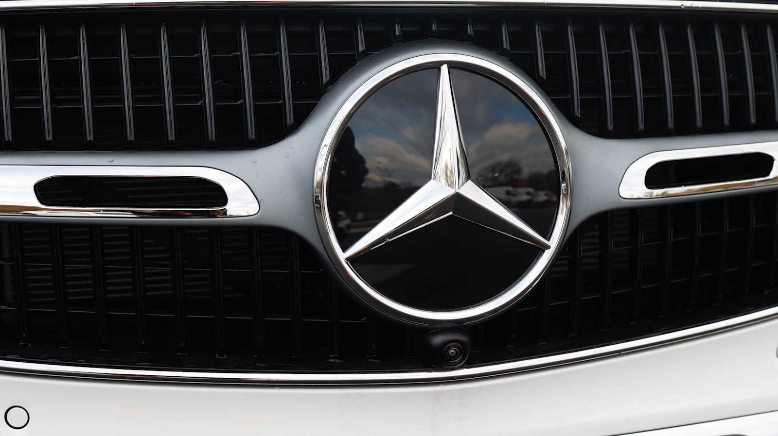 Thumbnail: 2026 Mercedes-Benz GLC - 10