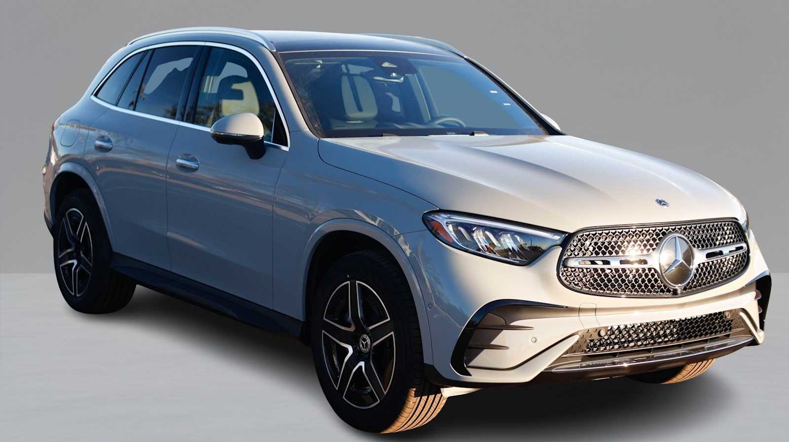 2026 Mercedes Benz GLC 300 4MATIC photo 3