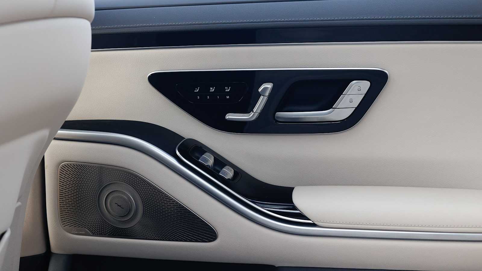 Thumbnail: 2023 Mercedes-Benz S-Class - 37