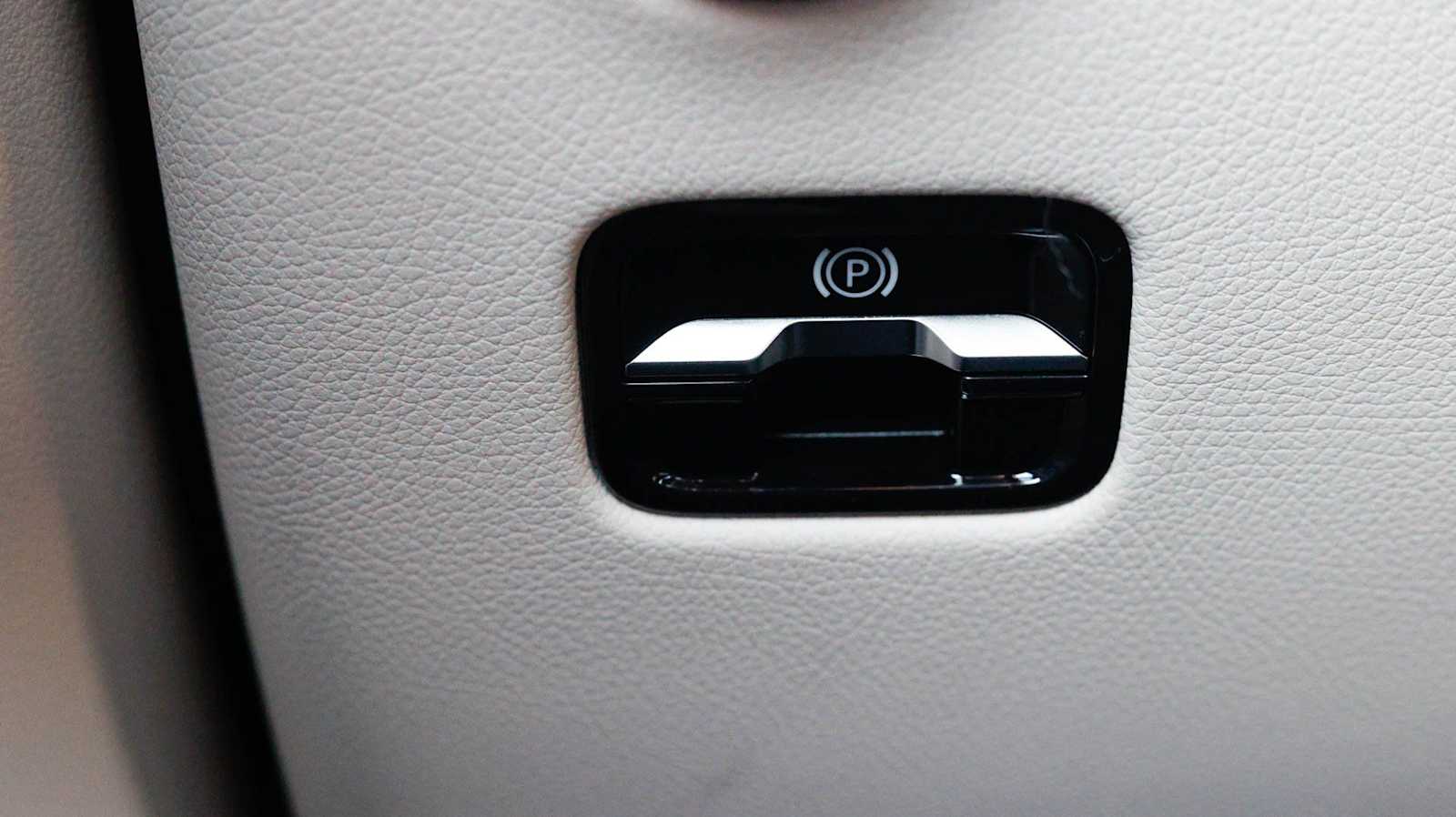 Thumbnail: 2026 Mercedes-Benz GLC - 24