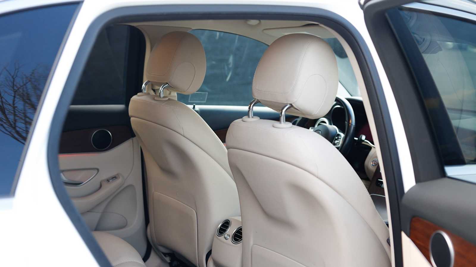 Thumbnail: 2022 Mercedes-Benz GLC - 34