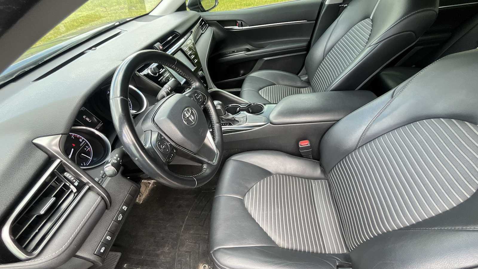 Thumbnail: 2020 Toyota Camry - 15