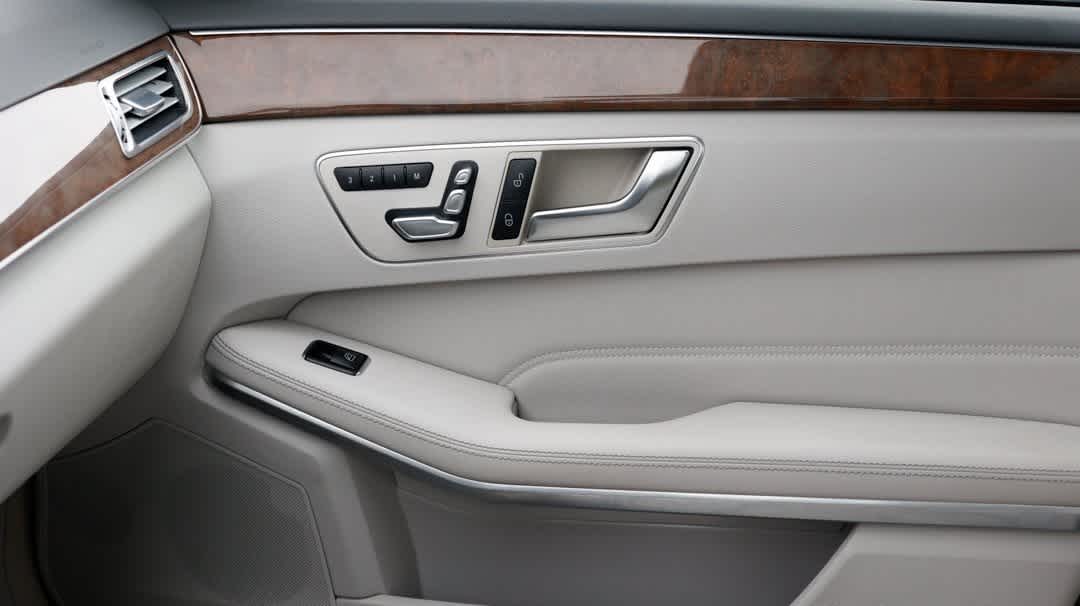 Thumbnail: 2014 Mercedes-Benz E-Class - 30